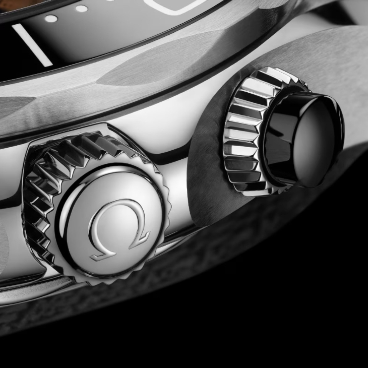 OMEGA - SEAMASTER - 210.32.44.51.01.002 - 007首款海馬計時碼錶誕生!歐米茄海馬潛水300米《007:黎明曙光》計時腕錶