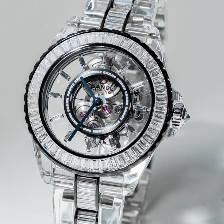 CHANEL - J12 - H11684 - J12的材質進化論:當材料學成為設計語言