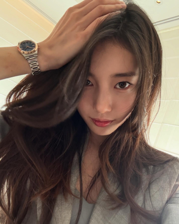LONGINES - DOLCEVITA - L5.200.5.71.7 - 秀智Suzy與她的LONGINES浪琴表,比時光更閃耀的優雅瞬間