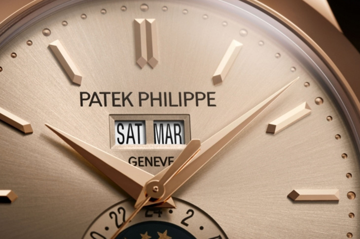 PATEK PHILIPPE - COMPLICATIONS - 5396R-016 - 藏家必看的沙米色面盤|百達翡麗 5396R 年曆腕錶三十週年致敬之作